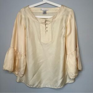 WD. NY  Women's Silk Pullover Button Beads Bell Sleeve Yellow Size 8 Romantic